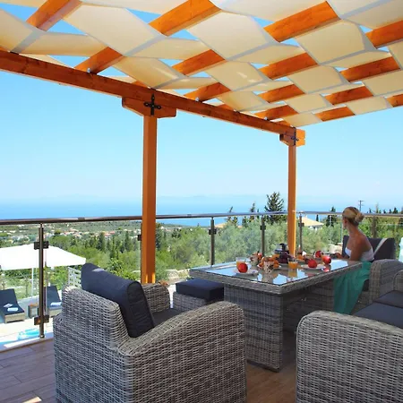 In Lefkada, Griechisches Festland Holiday home Tsoukaladhes
